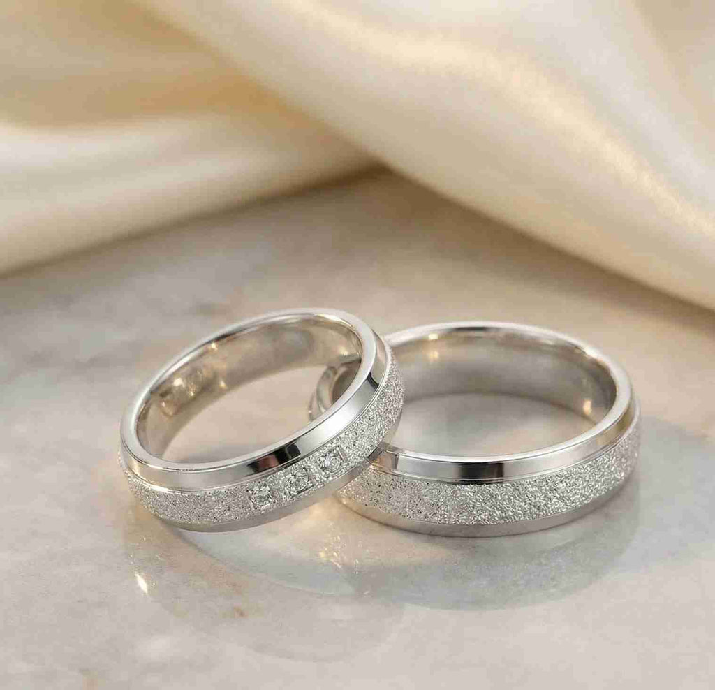 Anillos de Matrimonio en Plata 925 con Textura Brillante y Canción Personalizada GRATIS
