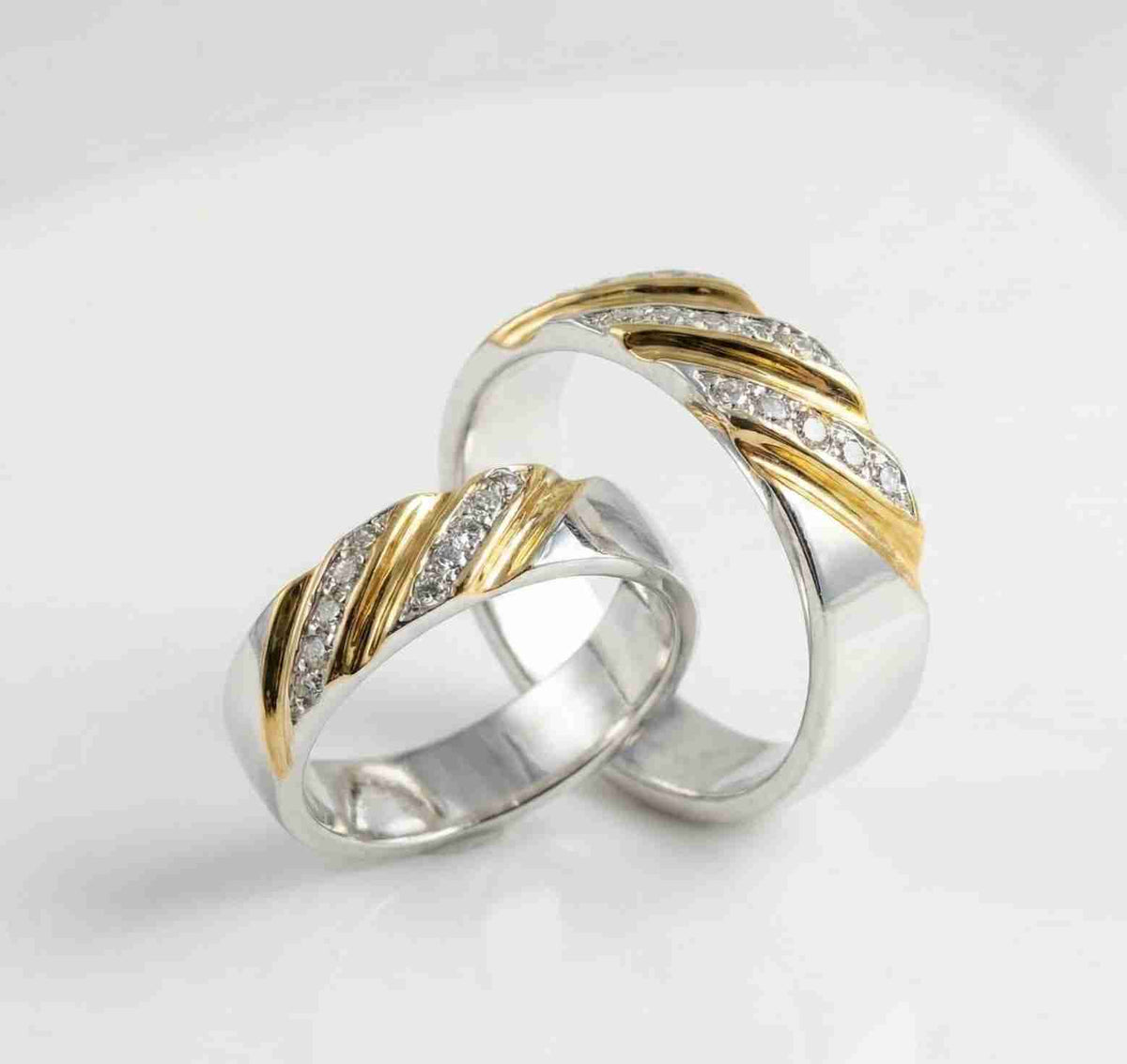 Anillos de Matrimonio en Plata 925 con Líneas en Baño de Oro 18K