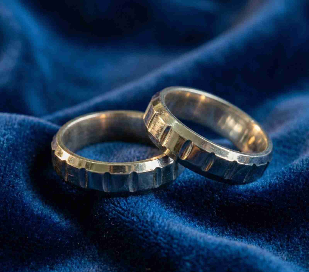 💍 Anillos de Matrimonio Facetados en Plata 925 – Con Canción Personalizada Gratis