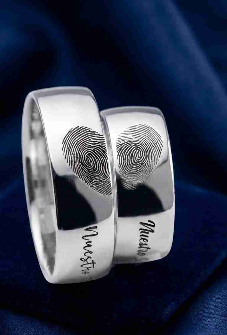 Anillos de Matrimonio en Plata 925 con Huellas Reales que Forman un Corazón + Canción Personalizada GRATIS