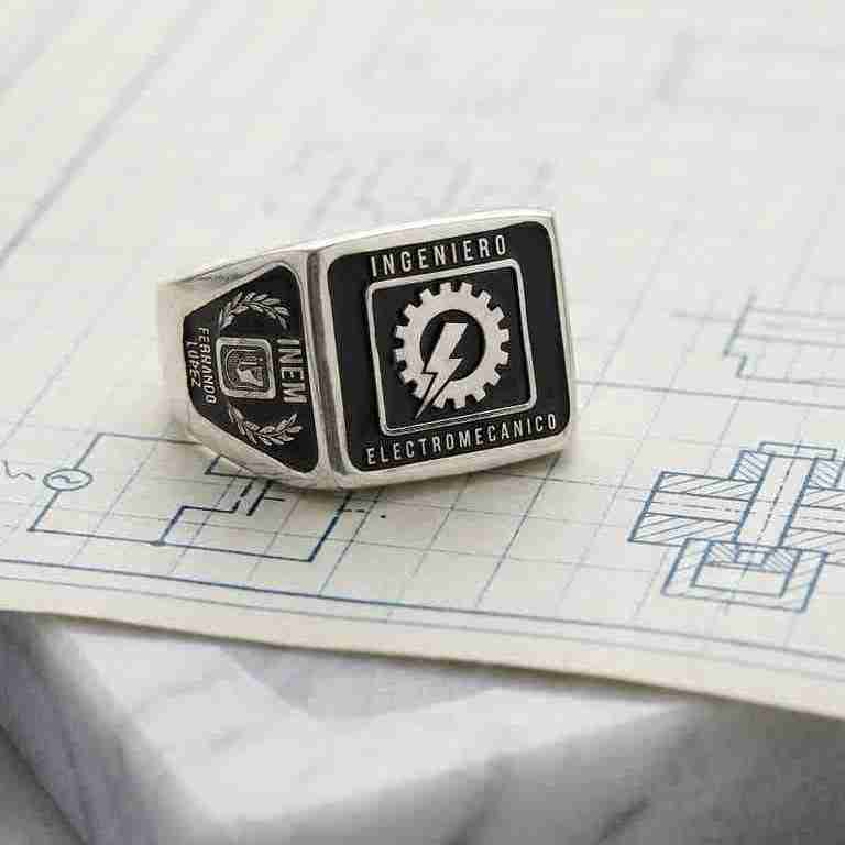 Anillos de Graduación Personalizados | Graba tu Universidad, Carrera y Generación