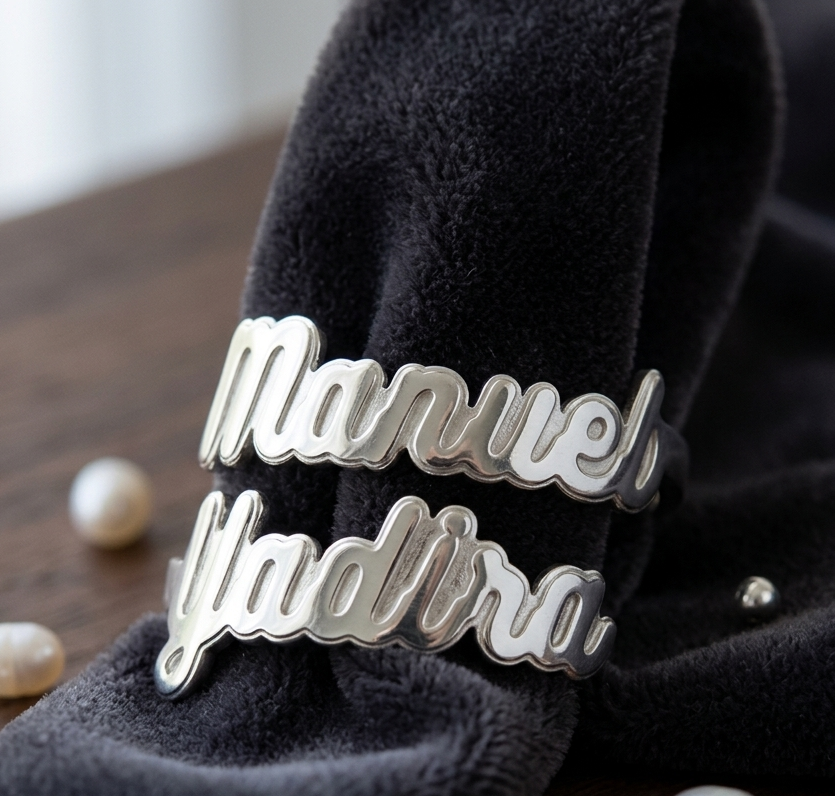 Anillo con Nombre Personalizado en Plata .925 | Diseño de Pareja