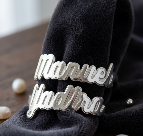 Anillo con Nombre Personalizado en Plata .925 | Diseño de Pareja