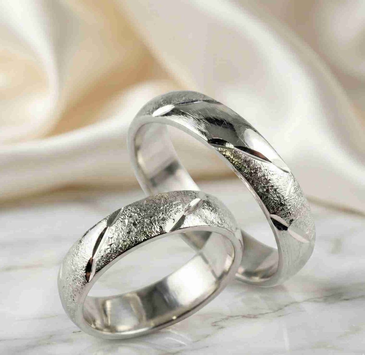 Anillos de Matrimonio en Plata 925 Texturizados con Canción Personalizada GRATIS