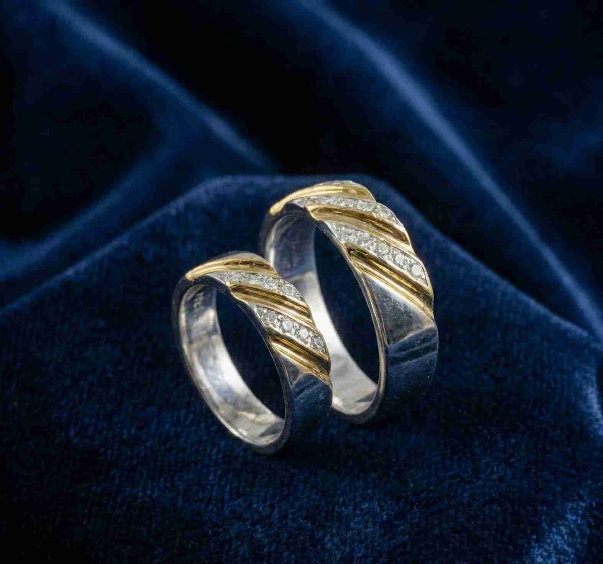 Anillos de Matrimonio en Plata 925 con Líneas en Baño de Oro 18K