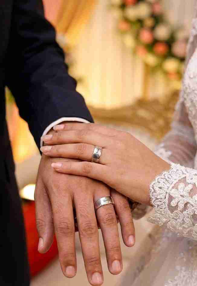 Anillos de Matrimonio en Plata 925 con Huellas Reales que Forman un Corazón + Canción Personalizada GRATIS